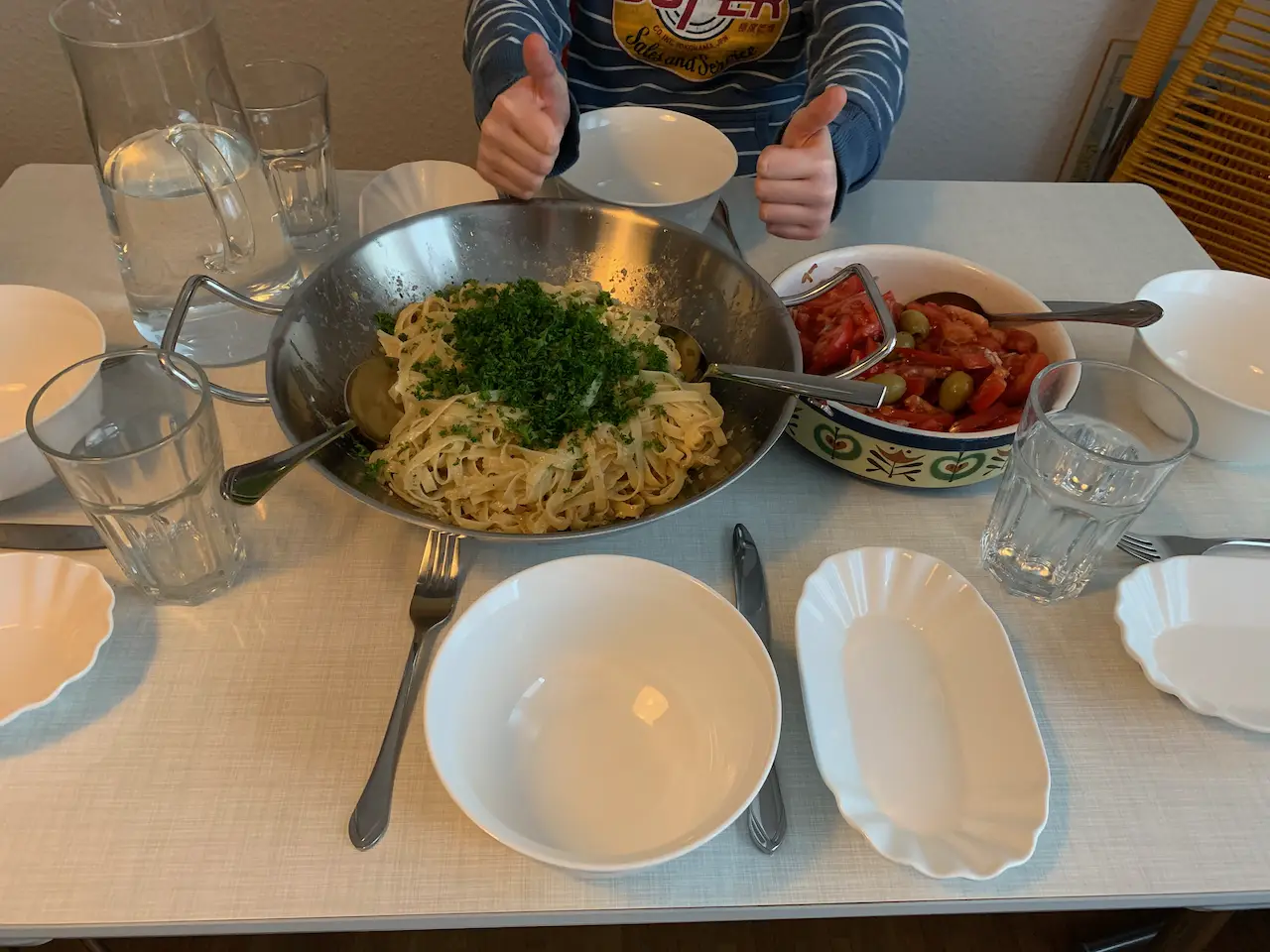 Pasta mit Zwiebeln: Kommt zu Tisch, froh und frisch.